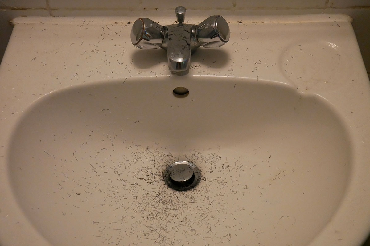 Handige oplossingen voor een rommelige badkamer